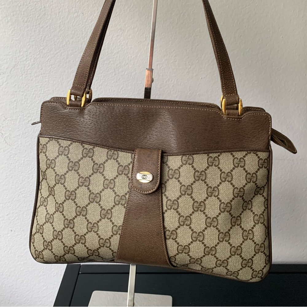 (25) GUCCI 80s Shoulder Bag - Picture 3 of 13